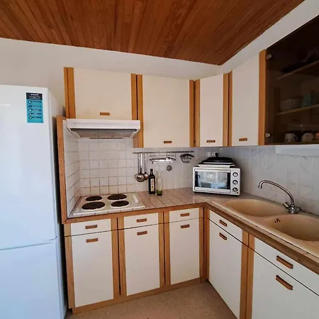 Climatise 3 Pieces Pour 6 Personnes Avec Terrasse Et Jardin A - Fr-1-326-642 Lägenhet