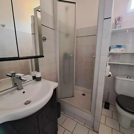 Climatise 3 Pieces Pour 6 Personnes Avec Terrasse Et Jardin A - Fr-1-326-642 Lägenhet *