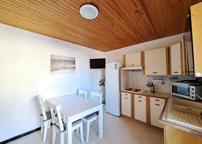 Climatise 3 Pieces Pour 6 Personnes Avec Terrasse Et Jardin A - Fr-1-326-642 شقة